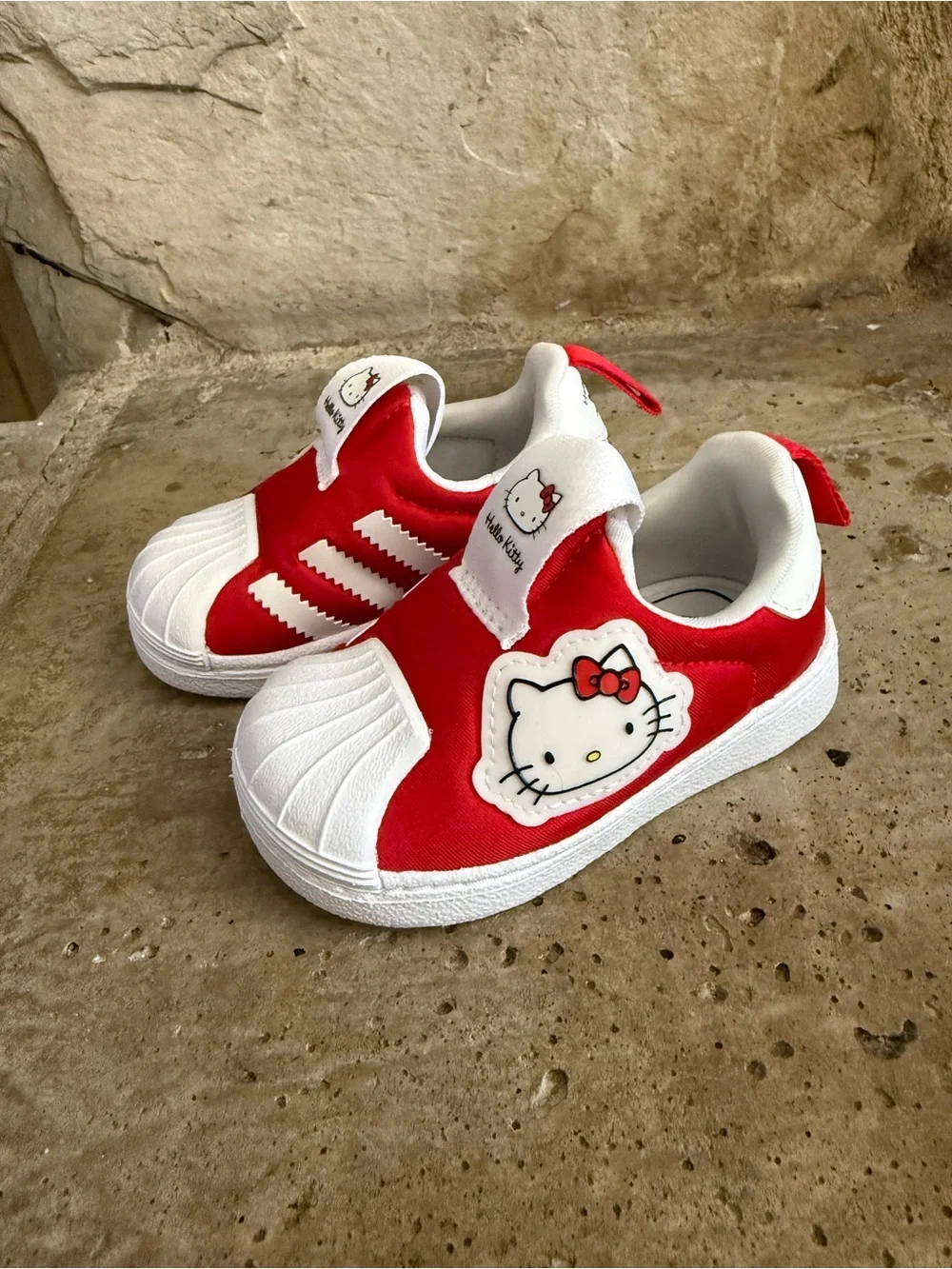 adidas Hello Kitty Kids Red & White Slip-On Sneakers size 4
